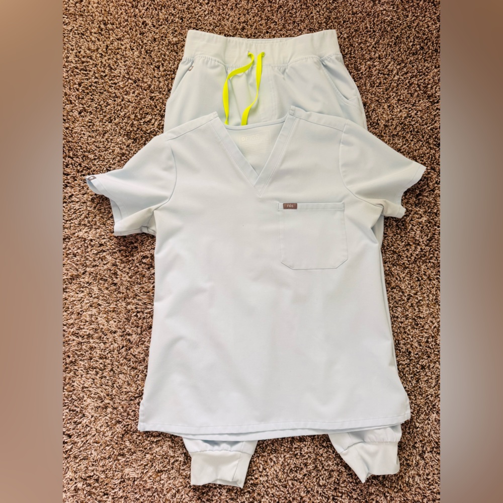 Figs Light Blue scrubs set Short Sleeve Top & Pants w Neon Yellow Drawstring